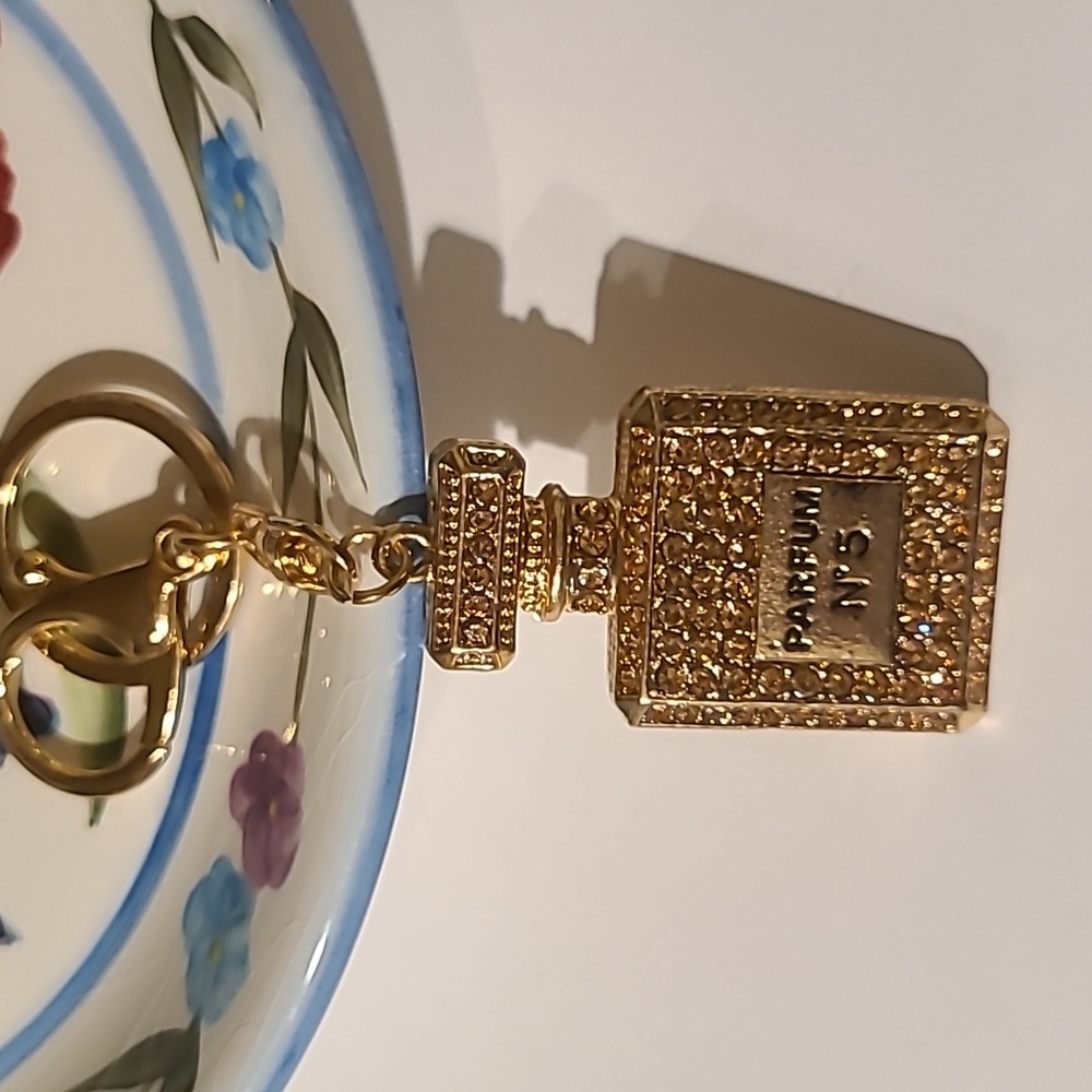 Ladies Womens Gold Rhinestone Perfume Parfum No. 5 Gold Keychain/Bag Charm